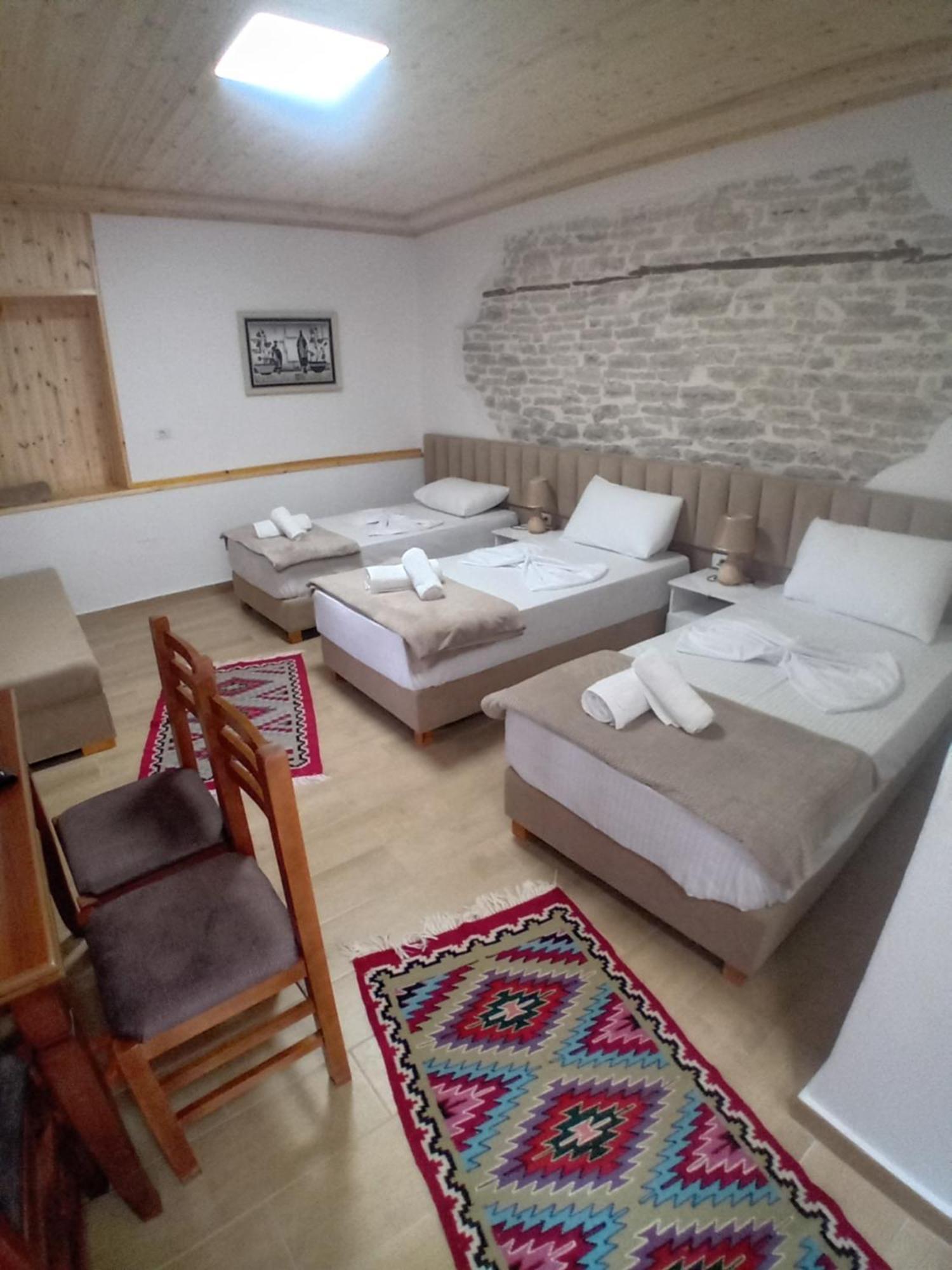 Arpet Guesthouse Gjirokastër المظهر الخارجي الصورة