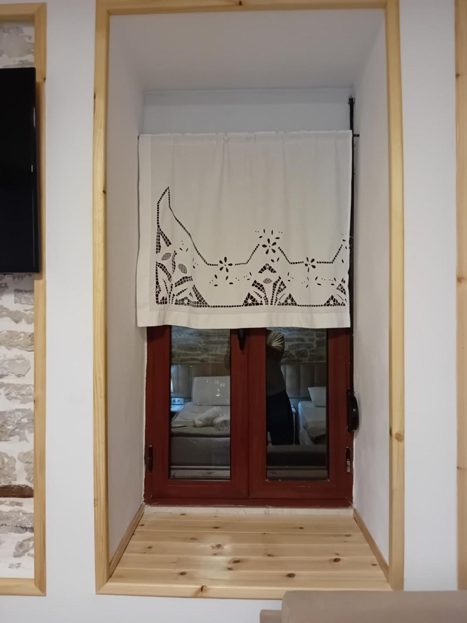 Arpet Guesthouse Gjirokastër المظهر الخارجي الصورة